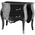 Glaenzende Oberflaechen praegen das Sideboard aus Kiefernholz