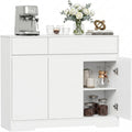 3 Tueren und 2 Schubladen an dem Sideboard