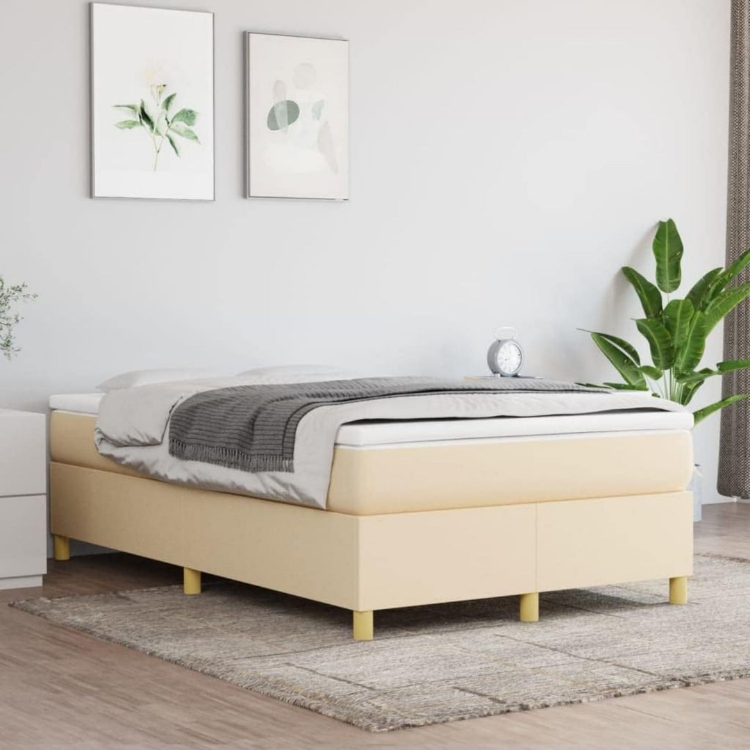 Das Bettgestell nimmt mit 203 x 120 x 35 cm Gestalt an