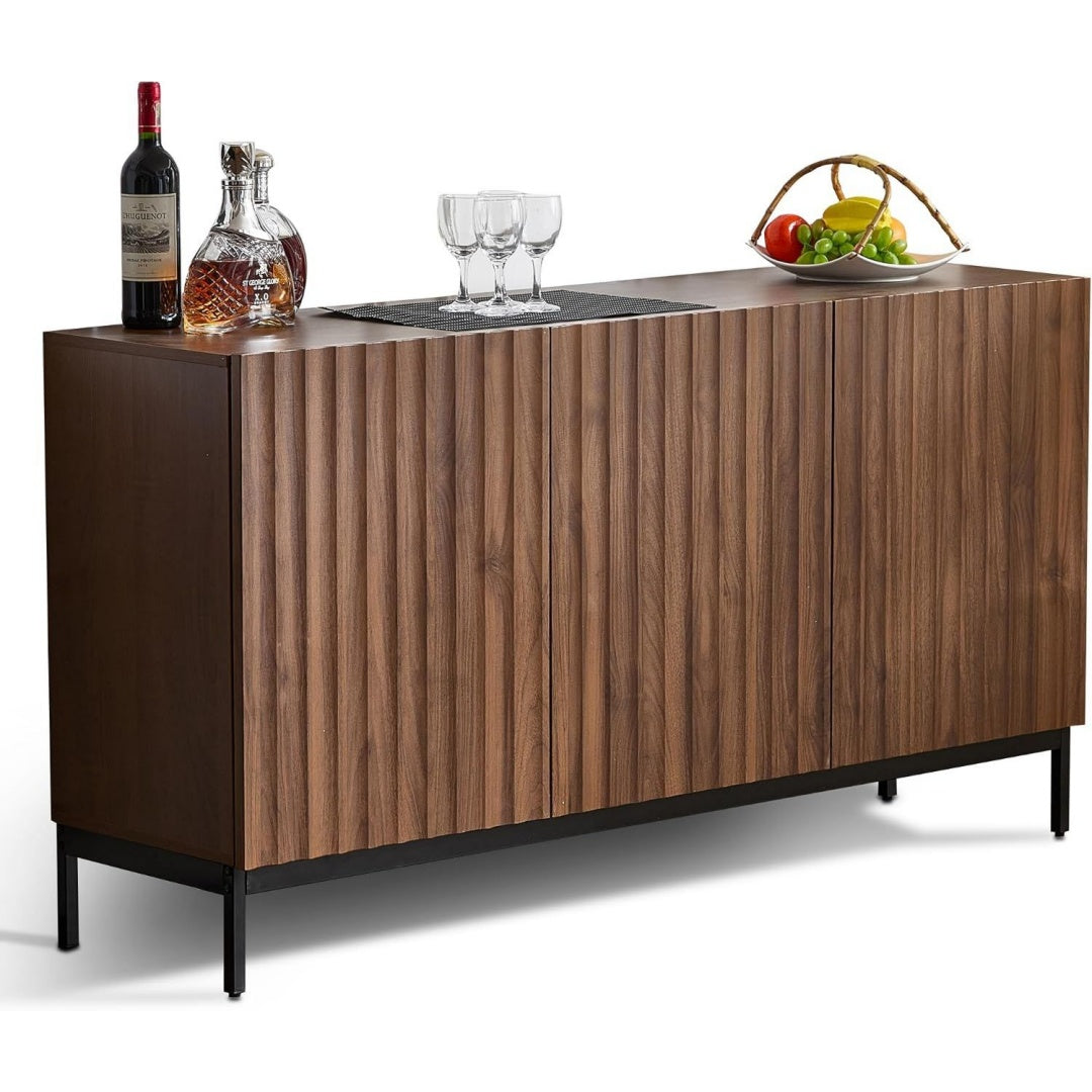 Sideboard mit verstellbaren Ablagen und Wandmontage