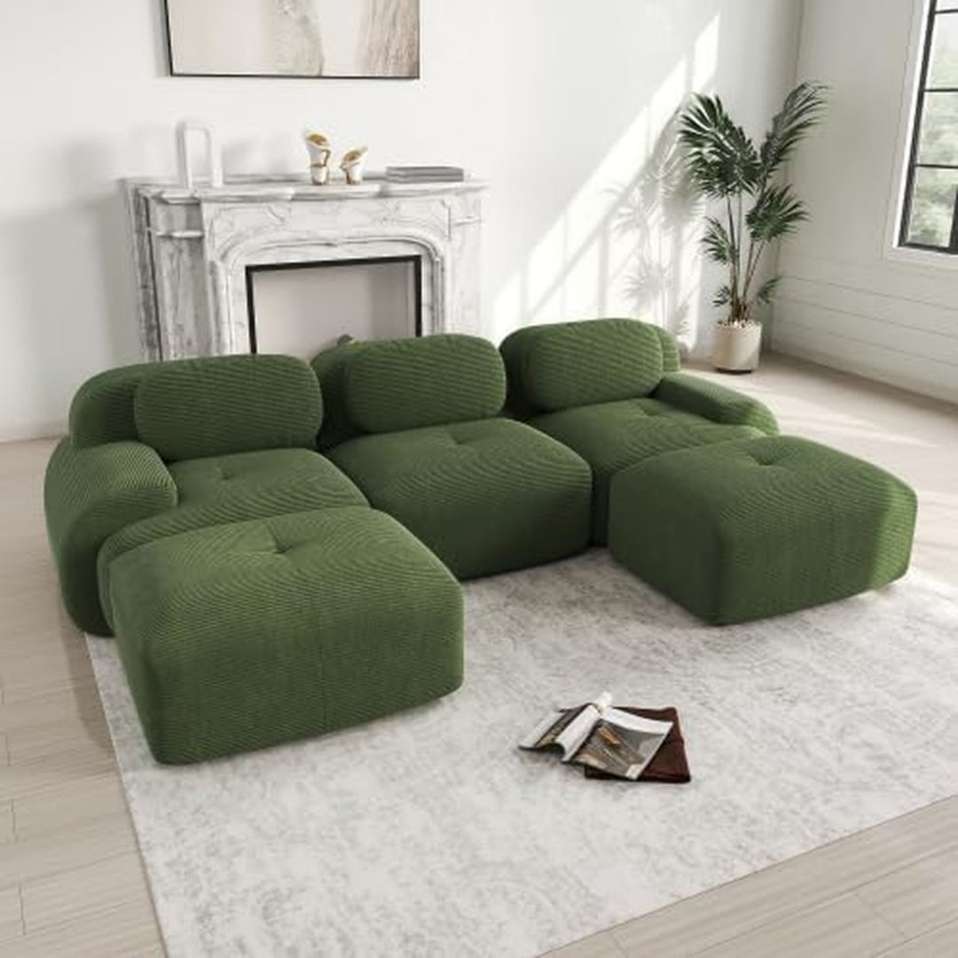 Sofa mit einer Schlaffunktion und Armlehnen