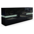 Schubladen und grifflose Fronten an dem Sideboard