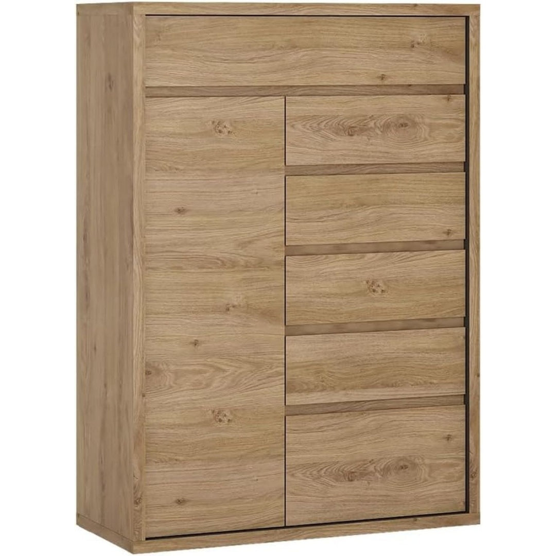 Geschlossener Stauraum und grifflose Fronten bestimmen das Sideboard