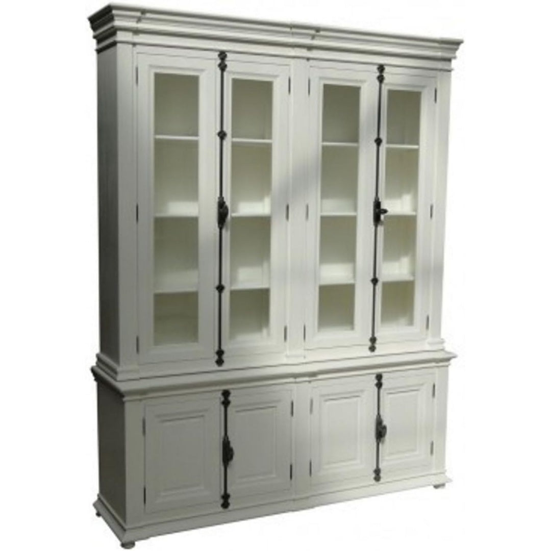 Das Sideboard nimmt mit 190 cm Gestalt an