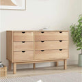 Das Sideboard nimmt mit 111 x 43 x 73.5 cm Gestalt an