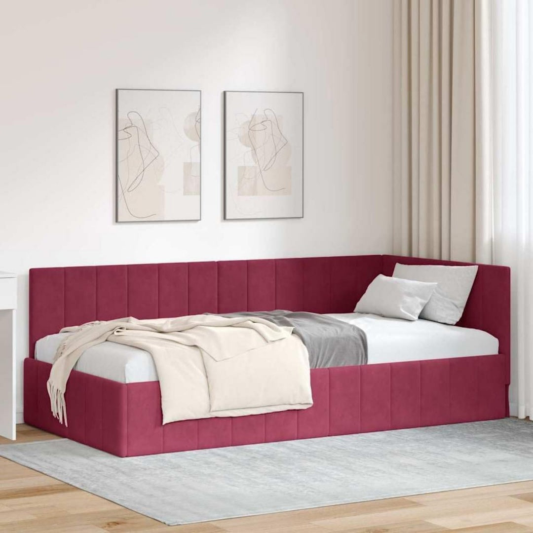 Das Bettgestell misst 90 x 190 cm in Dunkelrot